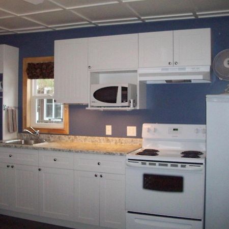 Lakewoods Cottage Oxtongue Lake 部屋 写真