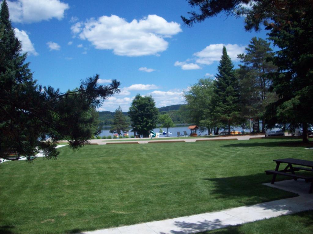 Lakewoods Cottage Oxtongue Lake 部屋 写真