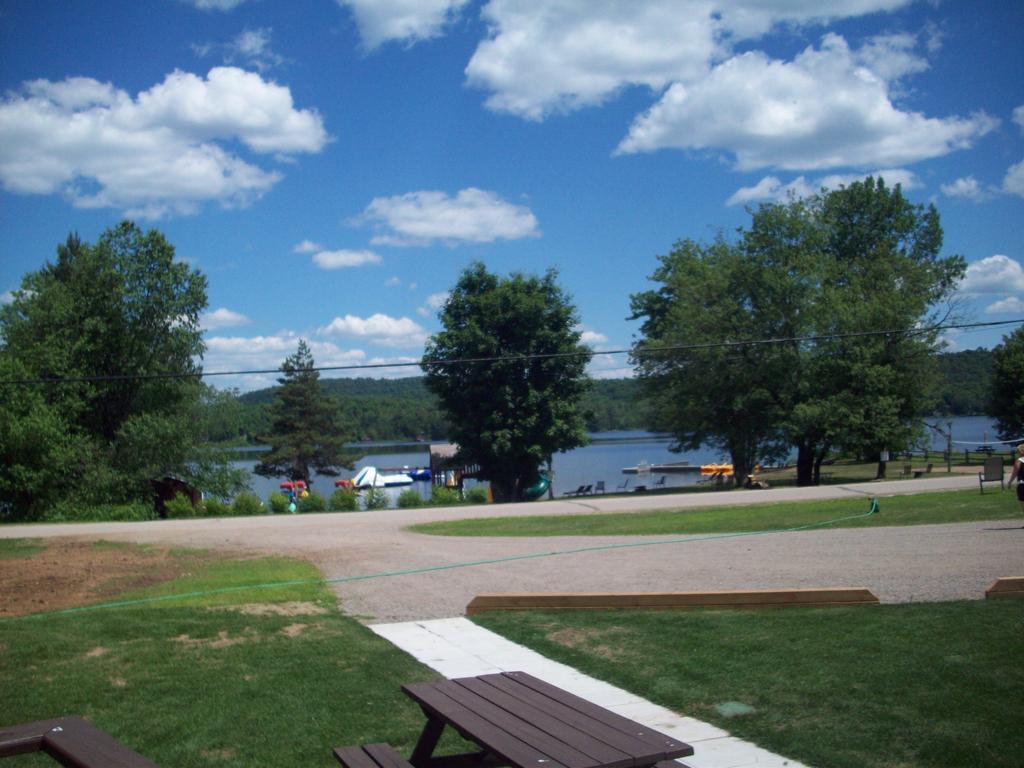Lakewoods Cottage Oxtongue Lake 部屋 写真