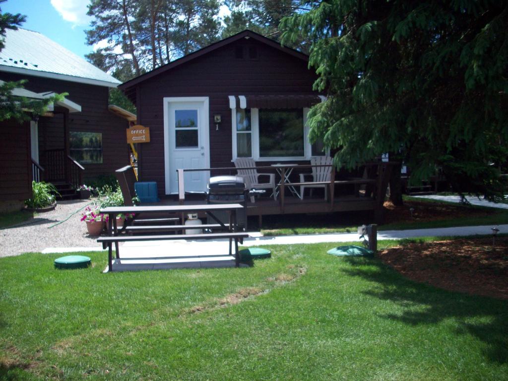 Lakewoods Cottage Oxtongue Lake 部屋 写真