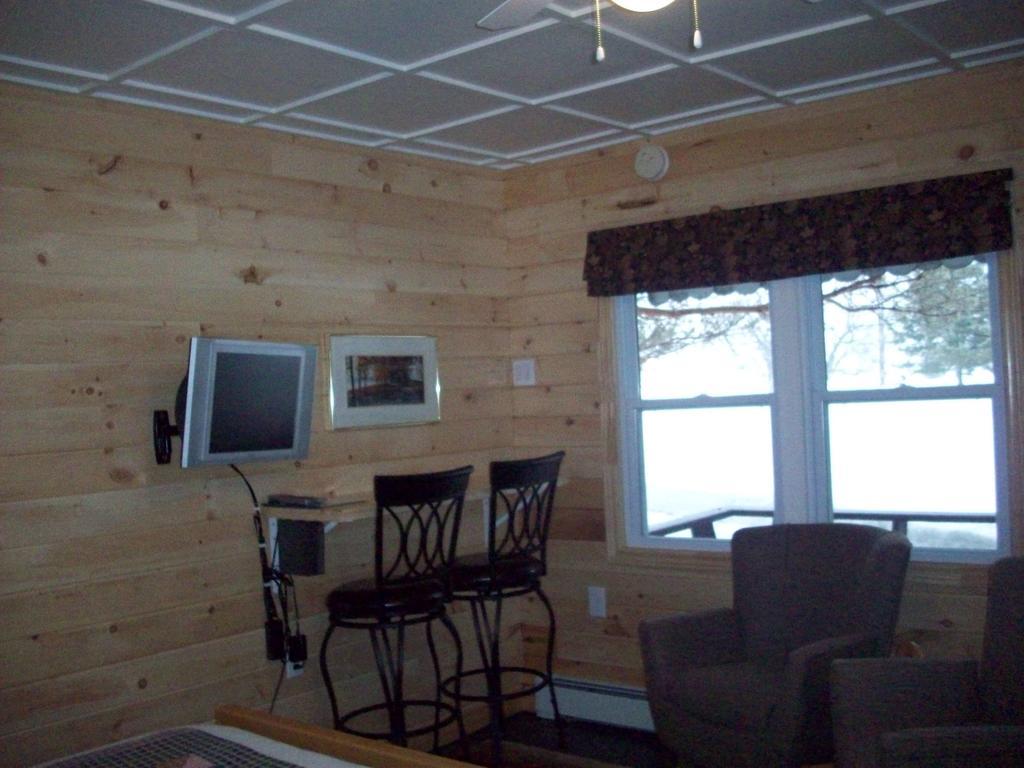 Lakewoods Cottage Oxtongue Lake 部屋 写真