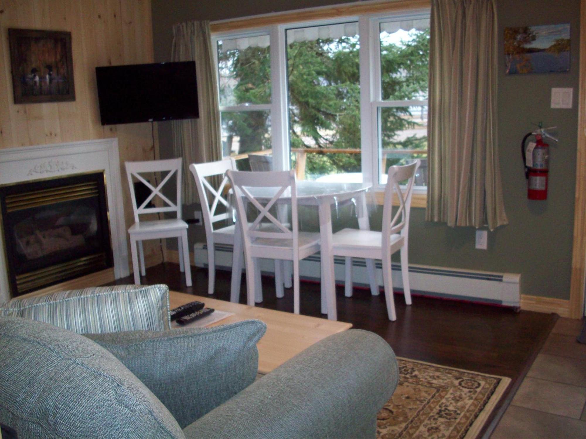 Lakewoods Cottage Oxtongue Lake 部屋 写真